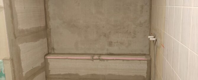 Die Rohinstallation einer neuen Dusche.